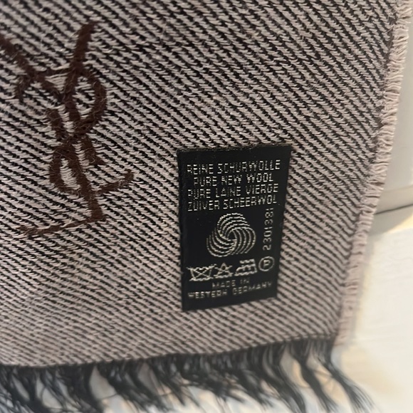 YSL Vintage Wool Rectangular Scarf/Wrap - Picture 7 of 9